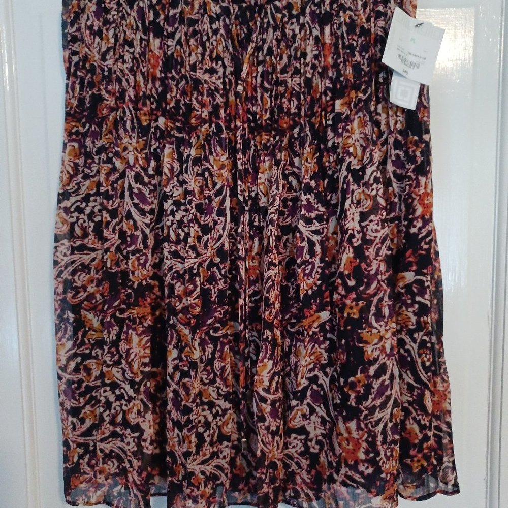 Gathered skirt with drawstring.